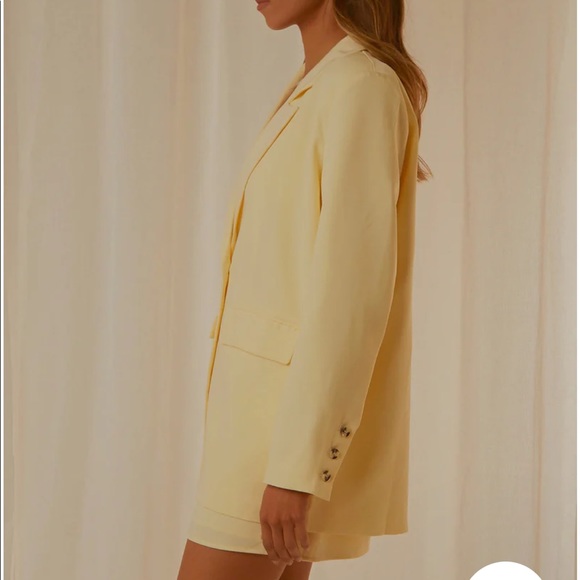 Butter Blazer - Picture 4 of 4